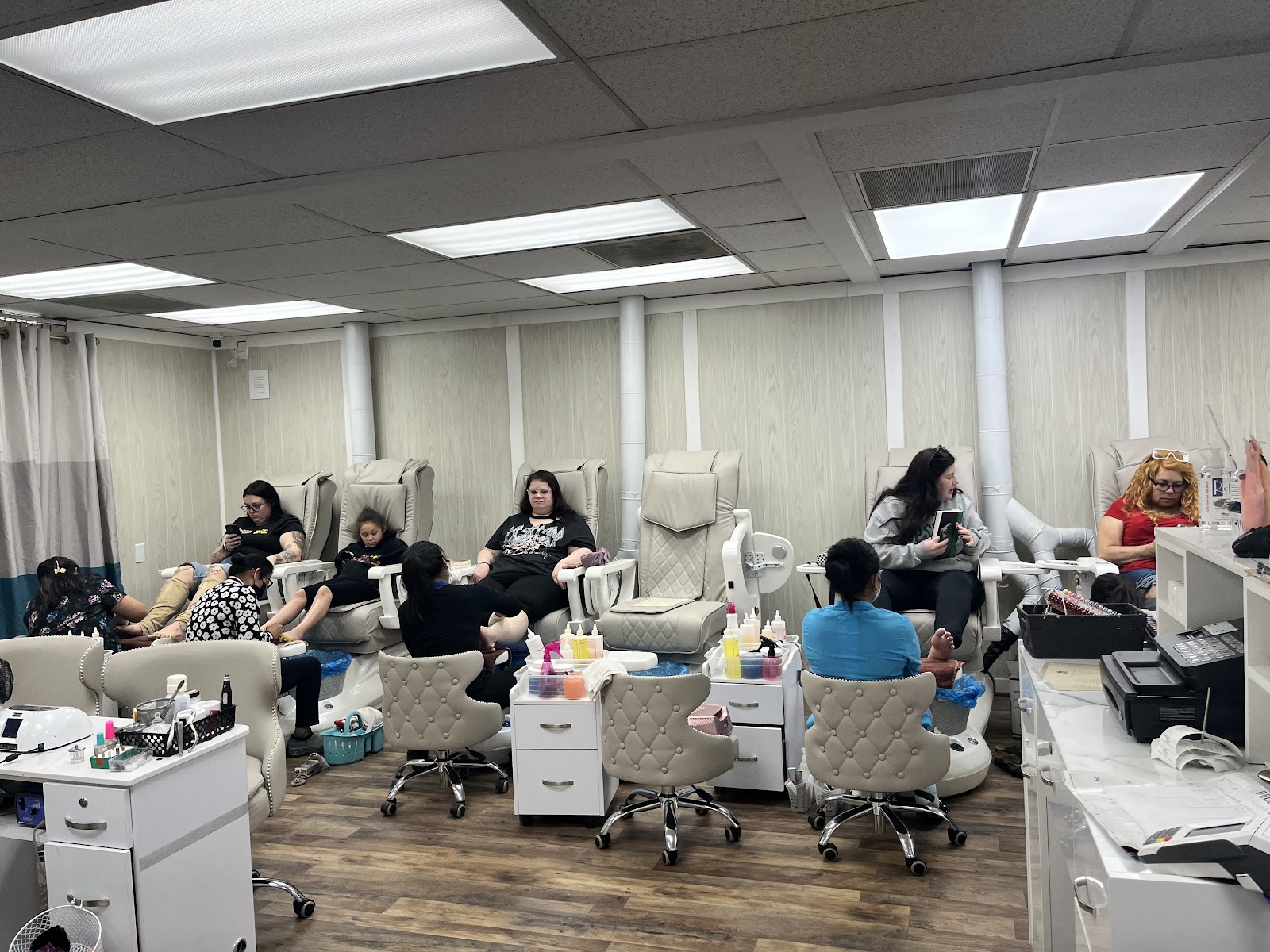5 Sisters Nails & Spa nail photo 1